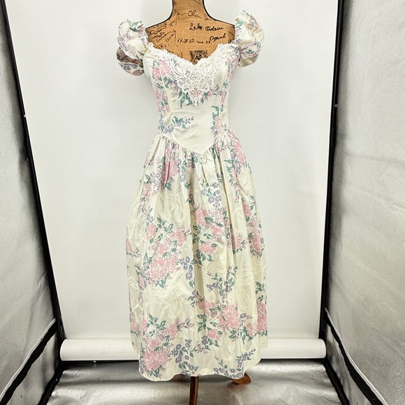 Scott McClintock Dresses & Skirts - Vtg Scott McClintock Floral Dress Sz 6 Puff Sleeve Lace Cottage Coquette Basque